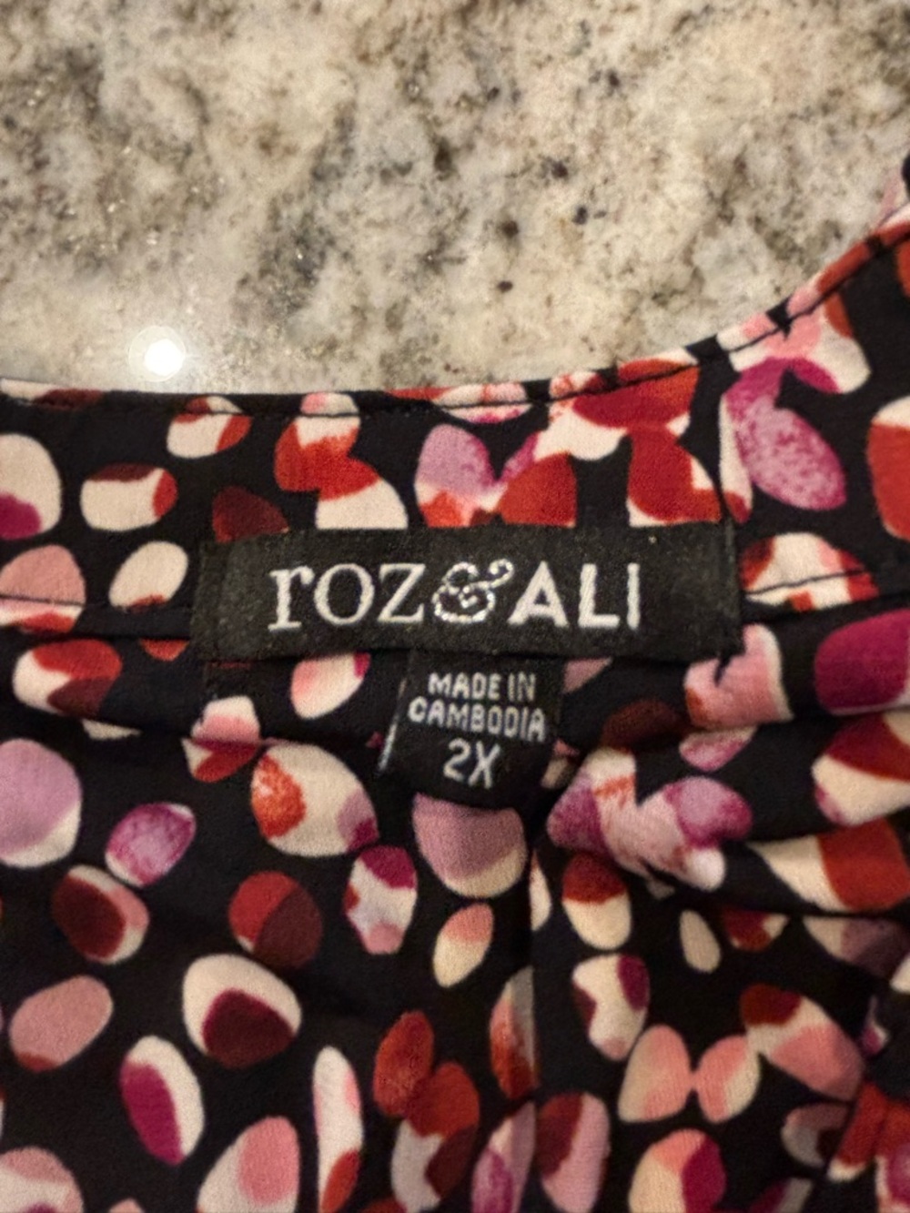 Roz & Ali Women’s Black Multicolor Ditsy Dots Sleeveless Blouse Plus 2X - Picture 5 of 8